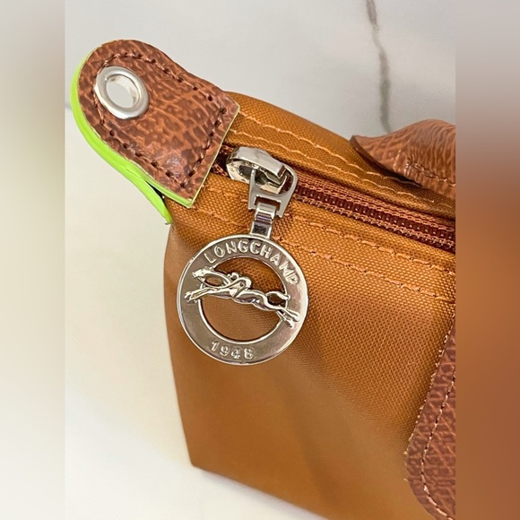 LONGCHAMP Le Pliage Pouch with Handle With Crossbody Strap - Picture 5 of 16